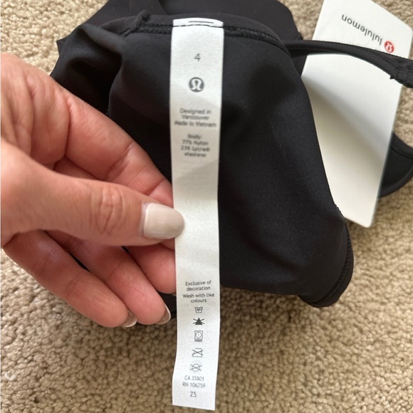 Lululemon Power Pivot Tank NWT Size 4 Black - Picture 3 of 5
